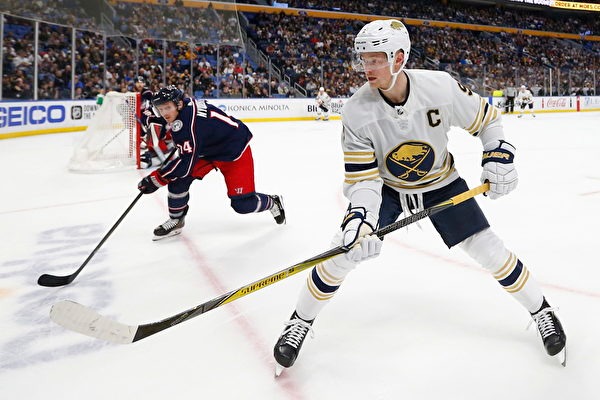 颜骏凌：武磊赛前对球队做了动员，我们争冠经验丰富没有包袱