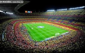 湖人队东契奇与勒布朗·詹姆斯联手完成空接扣篮，击败雄鹿队