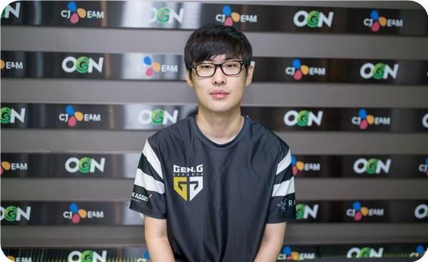 Relevo：姆巴佩用流利西班牙语接受采访，他赢得了所有人喜爱